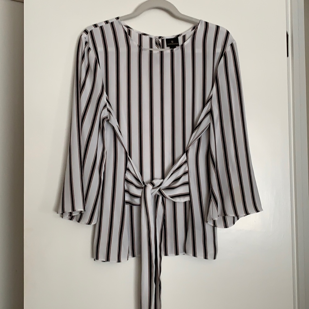 Beautiful blouse with toe front
